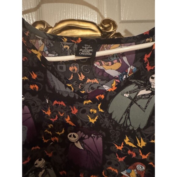 Disney Nightmare Before Christmas Women's Medical Scrub Top XL Plus Halloween - Picture 1 of 4